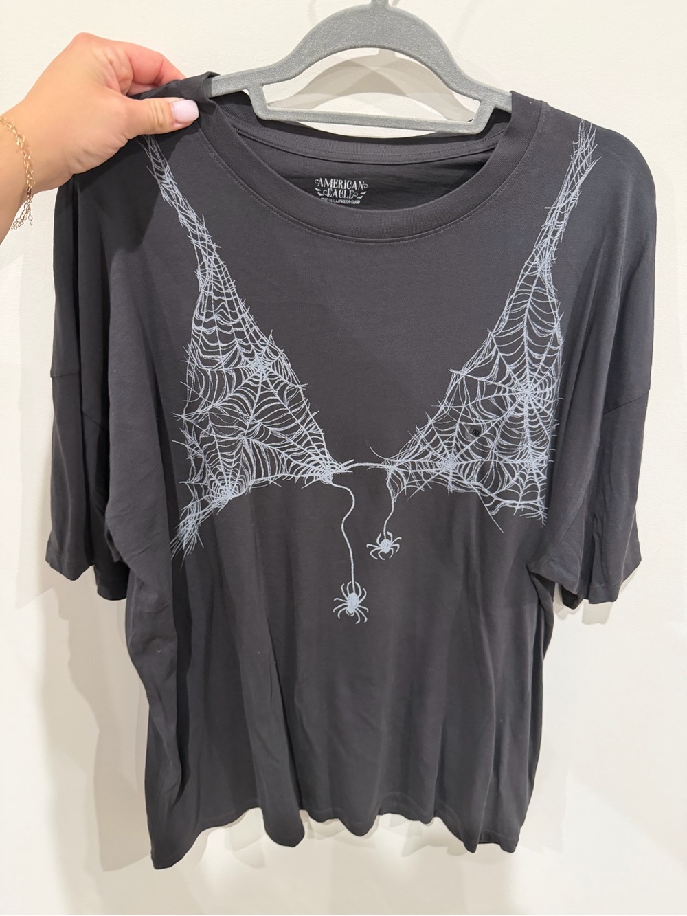 NWT Halloween American Eagle Outfitters graphic t shirt spiderweb design